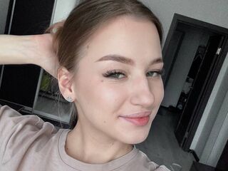 MonaVilonny's Live cam submissive Profile Image